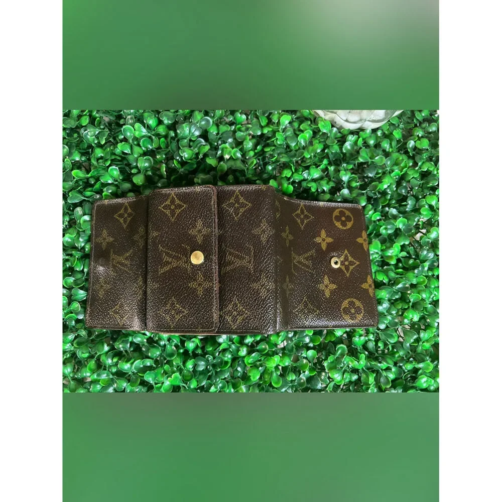 Louis Vuitton Vintage Monogram Compact Bifold Wallet SP0933
